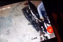 Video: Xe máy khóa đĩa vẫn bị trộm “cuỗm” cực nhanh