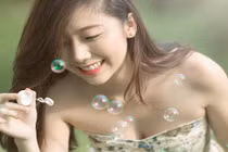 Cận cảnh nhan sắc “vi diệu” của hot girl em gái Trấn Thành 