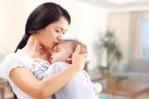 Dân mạng "sôi máu" cảnh em chồng cướp phòng điều hòa cháu 5 tháng tuổi