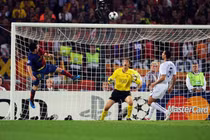 Những lần Barca “gieo sầu” cho MU trong quá khứ