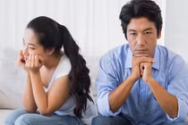 Chồng dọa ly hôn nếu vợ không bán đất cứu em chồng
