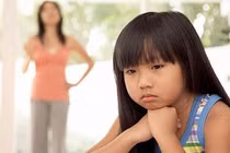 Mẹ đau đầu khi con bỗng trở nên 'trái tính trái nết'