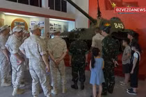 Hình ảnh các tuyển thủ dự Army Games 2022 đi thăm danh thắng ở Việt Nam