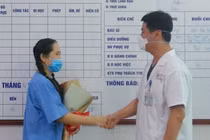 Nữ điều dưỡng phản ứng nặng sau tiêm vaccine COVID-19 xuất viện