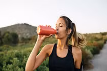 Sự thật đáng sợ khi không vệ sinh bình nước