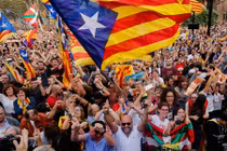 Catalonia tuyên bố độc lập, TBN thông qua các biện pháp khẩn cấp