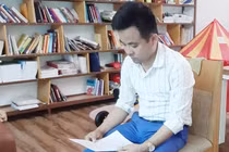 Thầy giáo bị tố sờ đùi nữ học viên nghi đồng nghiệp tung clip lên mạng