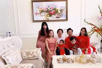 Lộ diện mẹ chồng trẻ trung, quyền lực của Khánh Thi