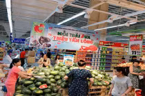 Siêu thị đồng loạt tham gia “giải cứu” dưa hấu, bí đỏ