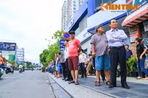 Người dân Sài Gòn háo hức xuống đường đón Tổng thống Obama 