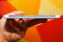 Hình ảnh chi tiết 2 cạnh cong của Samsung Galaxy S6 Edge 