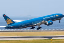 Hơn 1.000 khách Vietnam Airline đi Pháp bị hủy chuyến bay