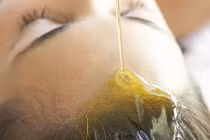 15 loại tinh dầu thiên nhiên giúp tóc nhanh dày và dài