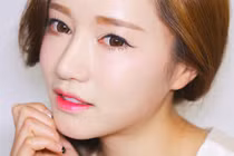 Chọn màu son nhẹ nhàng hoàn hảo cho ngày 8/3