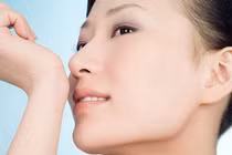 Mẹo bỏ túi giúp khử nhanh mùi nước hoa