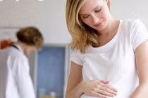 Bà bầu đau mắt đỏ và những sai lầm hại đến thai nhi