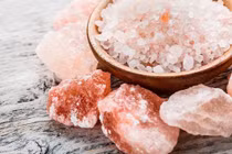 Muối cổ đại siêu đắt đỏ nhà giàu Việt săn mua có gì lạ?