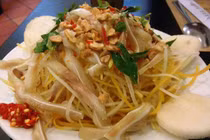 Cách làm nộm xoài tai heo ngon ứa nước miếng