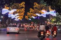 Trang trí đón Tết: Đèn LED phủ kín tòa nhà có an toàn cháy nổ?