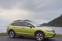 Subaru ra mắt mẫu xe hybrid đầu tiên
