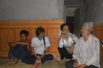 Hai nữ công nhân bị “chôn sống“: Cấm cửa công an