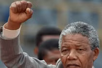 Nelson Mandela vẫn sống... lại bị đồn qua đời