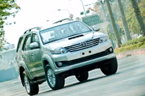 Có nên mua Toyota Fortuner 2013... giá 1 tỷ đồng?