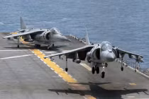 F-35B “lỗi tùm lum”, Mỹ níu kéo AV-8B Harrier 