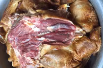 Đùi gà tây 60.000 đồng/kg, có nên mua về ăn?