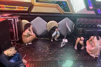 Nam thanh nữ tú “vung tiền” thuê karaoke, khách sạn thác loạn ma túy