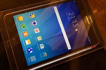 Samsung ra mắt máy tính bảng “giả kim loại” Galaxy Tab A
