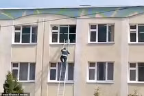 Hiện trường vụ xả súng kinh hoàng tại trường học ở Nga