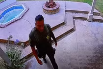 Tới điều tra, cảnh sát Mỹ ăn trộm nhà dân