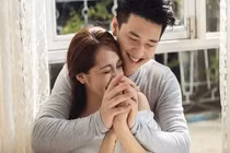 Phụ nữ thông minh sẽ không tùy ý “chạm” vào 4 điểm này của chồng