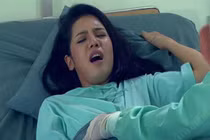 Con gái nịt bụng giấu bụng bầu, mẹ phát hiện thì đã quá muộn