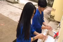 Học sinh Nghệ An nhảy 'Ghen Cô Vy' tuyên truyền phòng chống dịch