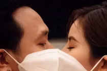Anh Đức mắc lỗi sai gây cười khi cho bạn gái lên sóng