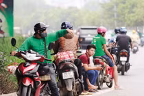 Thâm nhập thế giới GrabBike “nhái”