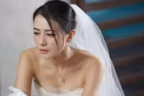 Đêm tân hôn tôi hóa đá khi chồng mở cửa phòng