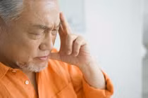 Dâu ngán ngẩm vì bố chồng thường xuyên văng tục trước mặt cháu