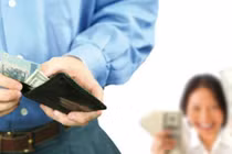 Than thở chuyện thu nhập của chồng, vợ bị mắng sấp mặt