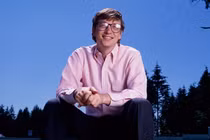 Bill Gates thích tán tỉnh vợ người khác, thường đến câu lạc bộ thoát y