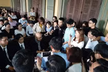 Xử vụ ly hôn chủ cà phê Trung Nguyên: Những sai sót về tố tụng