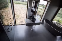 Sau 10 năm bôn ba, con trai xây nhà 150m2 ở quê báo hiếu mẹ