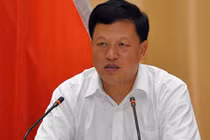 Quan tham Trung Quốc chất hàng đống rượu quý trong nhà