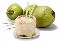 Dù đắt hay rẻ bạn cũng nên mua nước dừa về cho cả nhà uống
