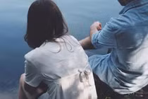 Cô gái bị bố dọa từ mặt vì người yêu là họ hàng xa