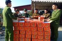 Hồng sấy dẻo lẫn lộn hàng thật lừa khách mua