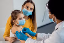 Vaccine COVID-19 cho trẻ em khác gì vaccine cho người lớn