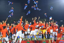 Video: U22 Việt Nam giành HCV Sea Games 30: CĐV nghỉ làm ra đón nhà vô địch